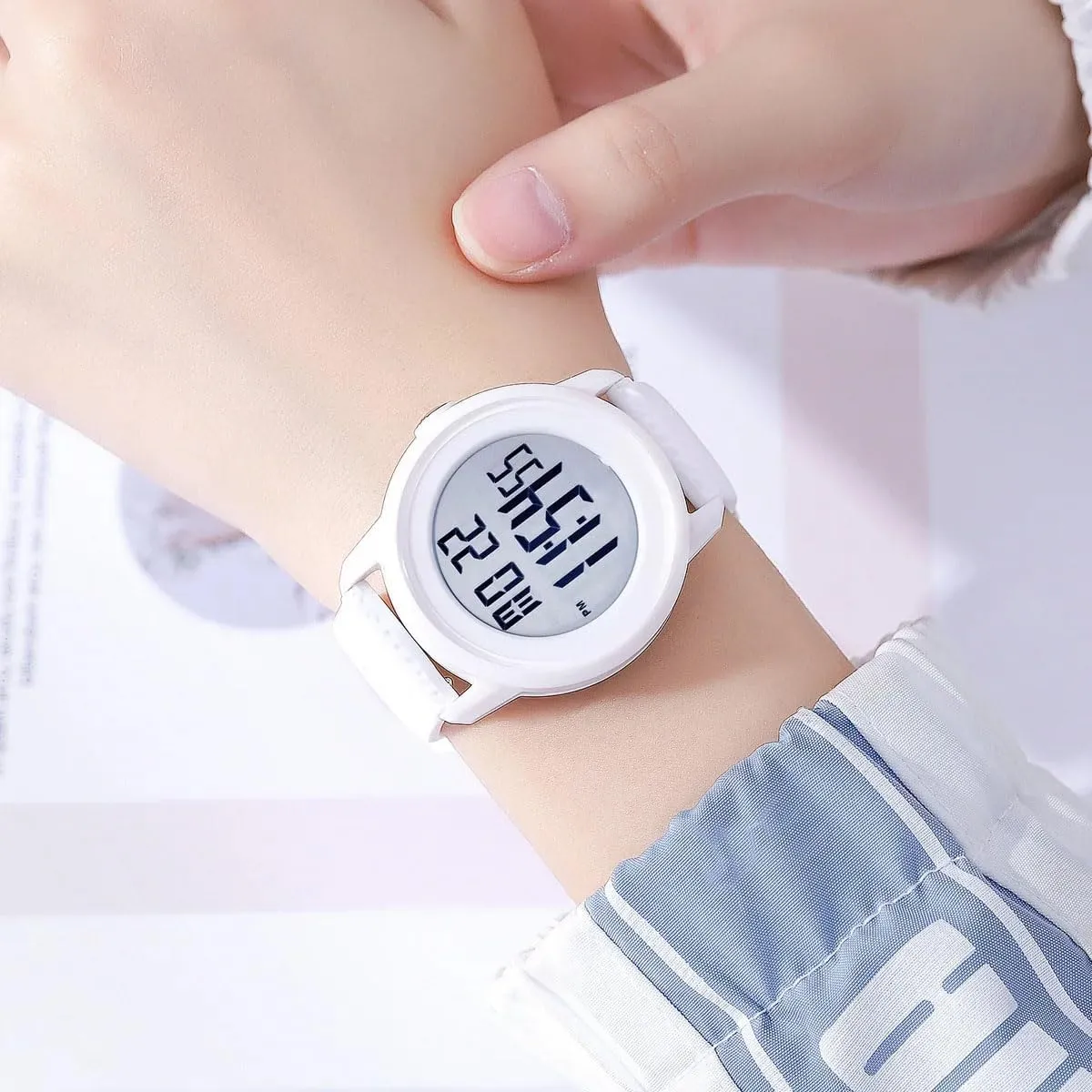 5Bar Waterproof Watch Outdoor Sports Watch Women Men Minimalist Easy-to-Read impel cap humanness foreleg LED Digital Watch Multi-Functions Alarm Clock Stopwatch 