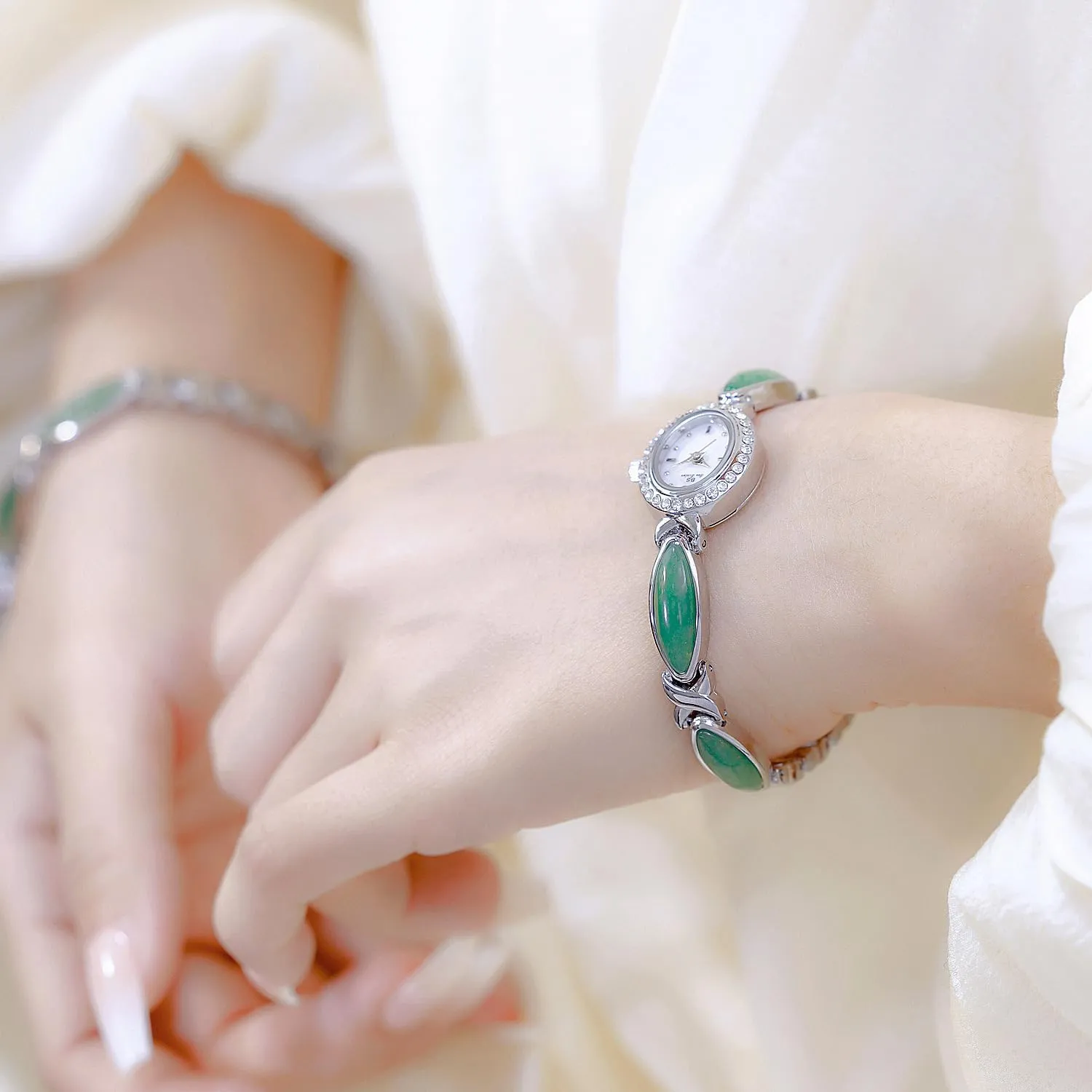Bracelet Watch Minimalist Design with Stainless Steel Band FANMIS Vintage Updated Golden Wristwatch Women Bangle-Style Dress awkward Diamond Oval Watch Ladies Elegant Jade 