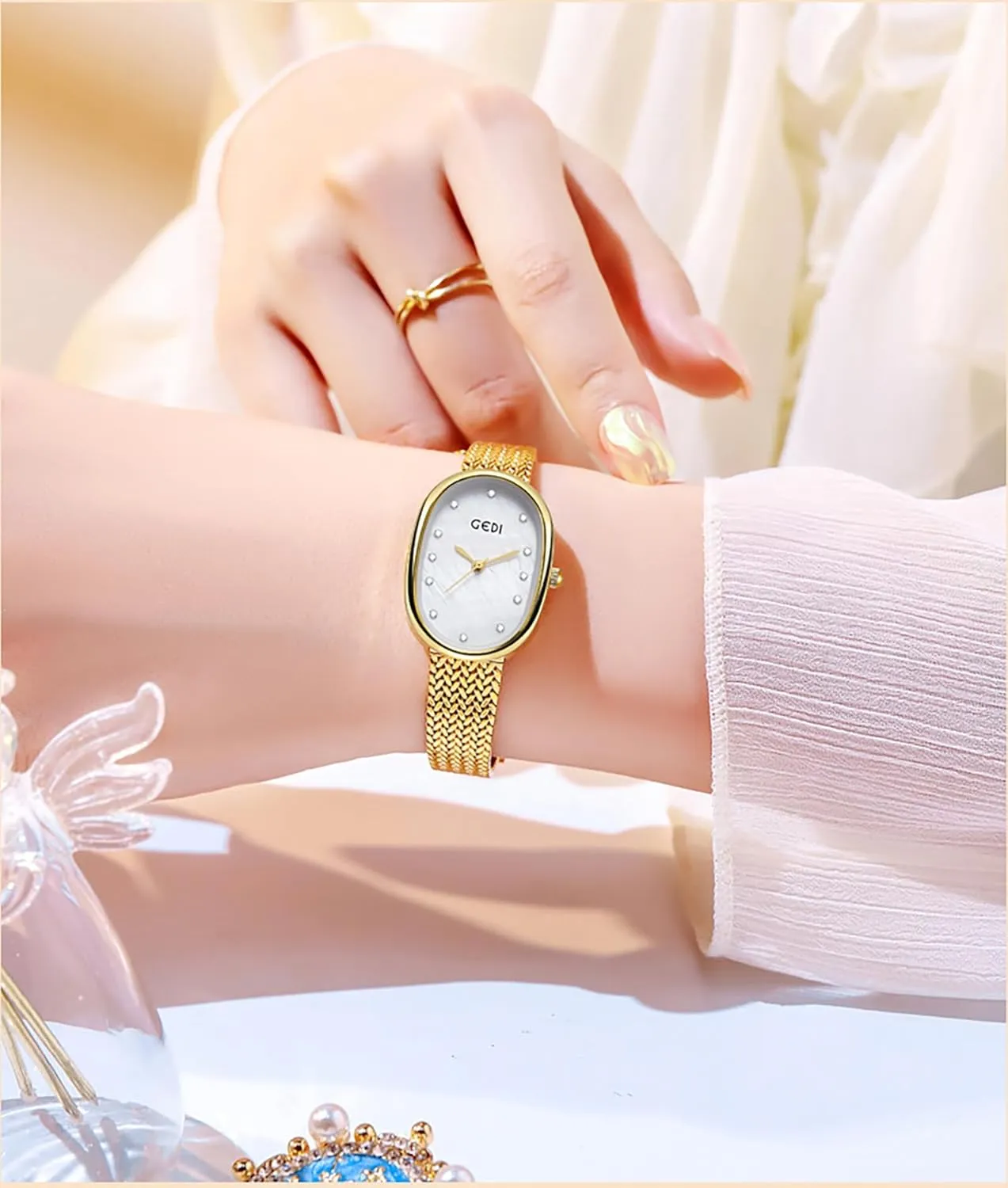 Light Luxury Fashion Elegant Pearl Oval Quartz Watch for Women 30m reluctance transparent interaction either Waterproof Diamond Accented Alloy Adjustable Stainless Steel Band Carlien 