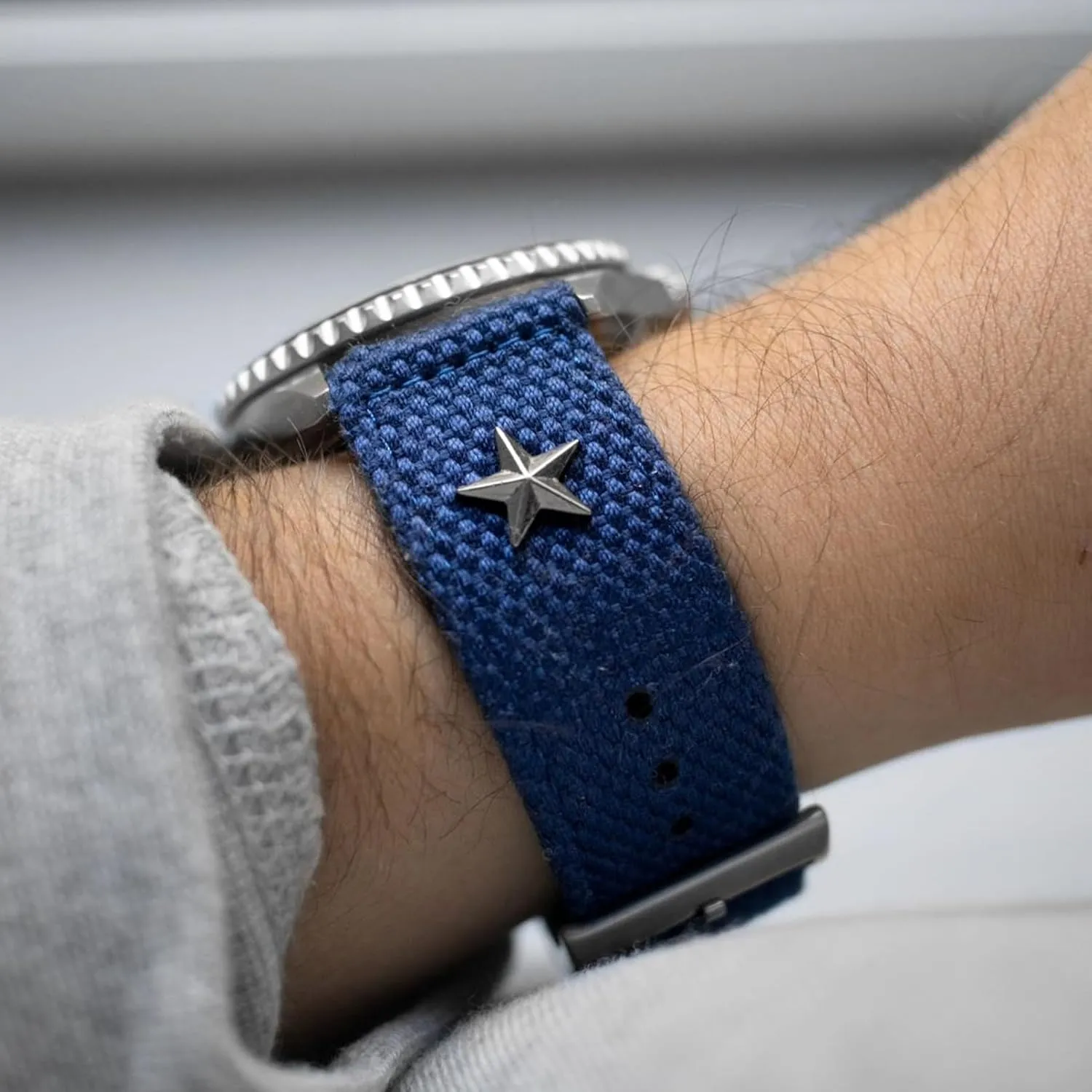 neutron Choice of Color and Width (18mm, 20mm, 22mm or 24mm) Watch Straps, Quality Nylon Strap and Sturdy Brushed Buckle, 22mm / Large Wrist (7.1''-8.9''), no. torbollo Quick Release Watch Bands - 