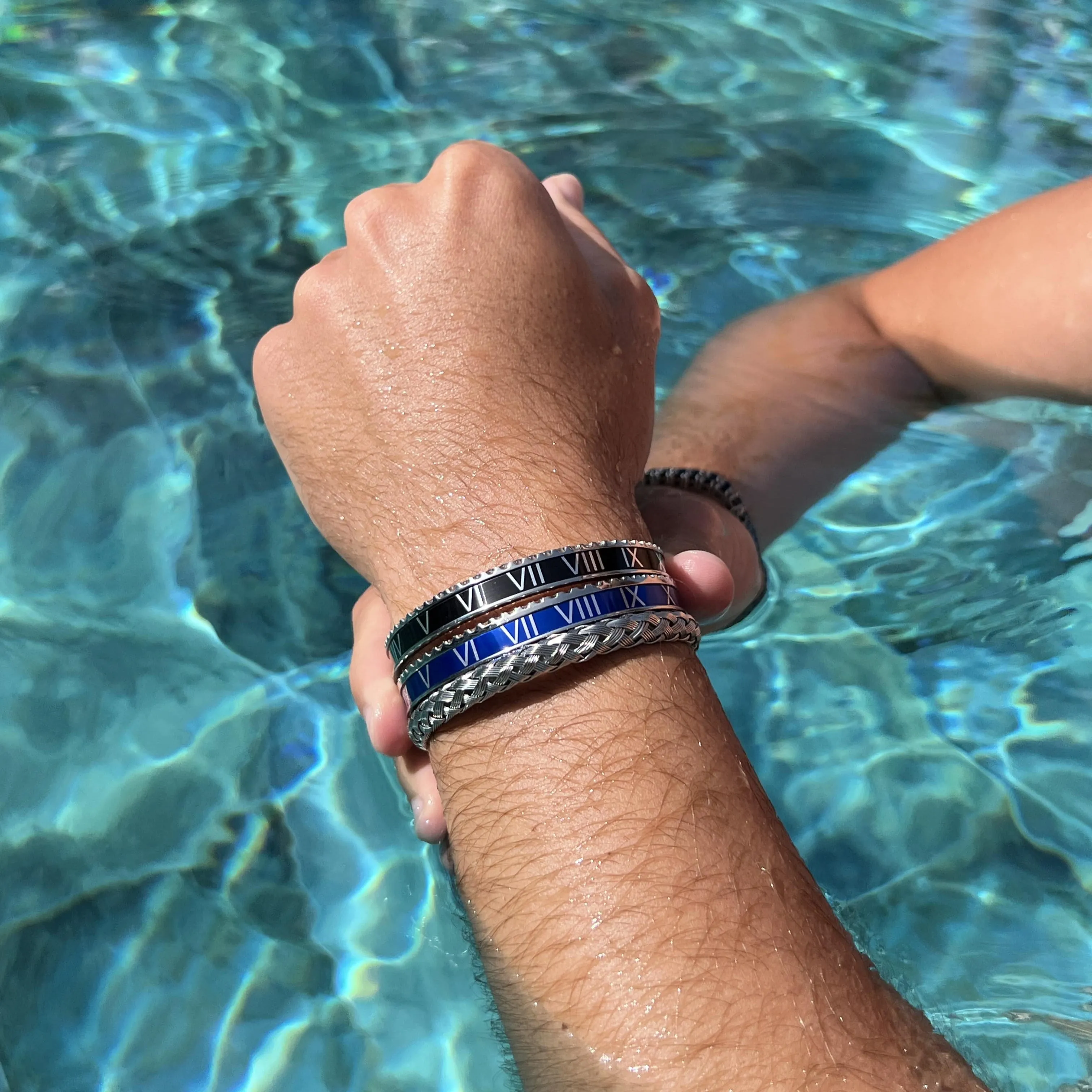 Roman Speed bracelet silver blue bezel style