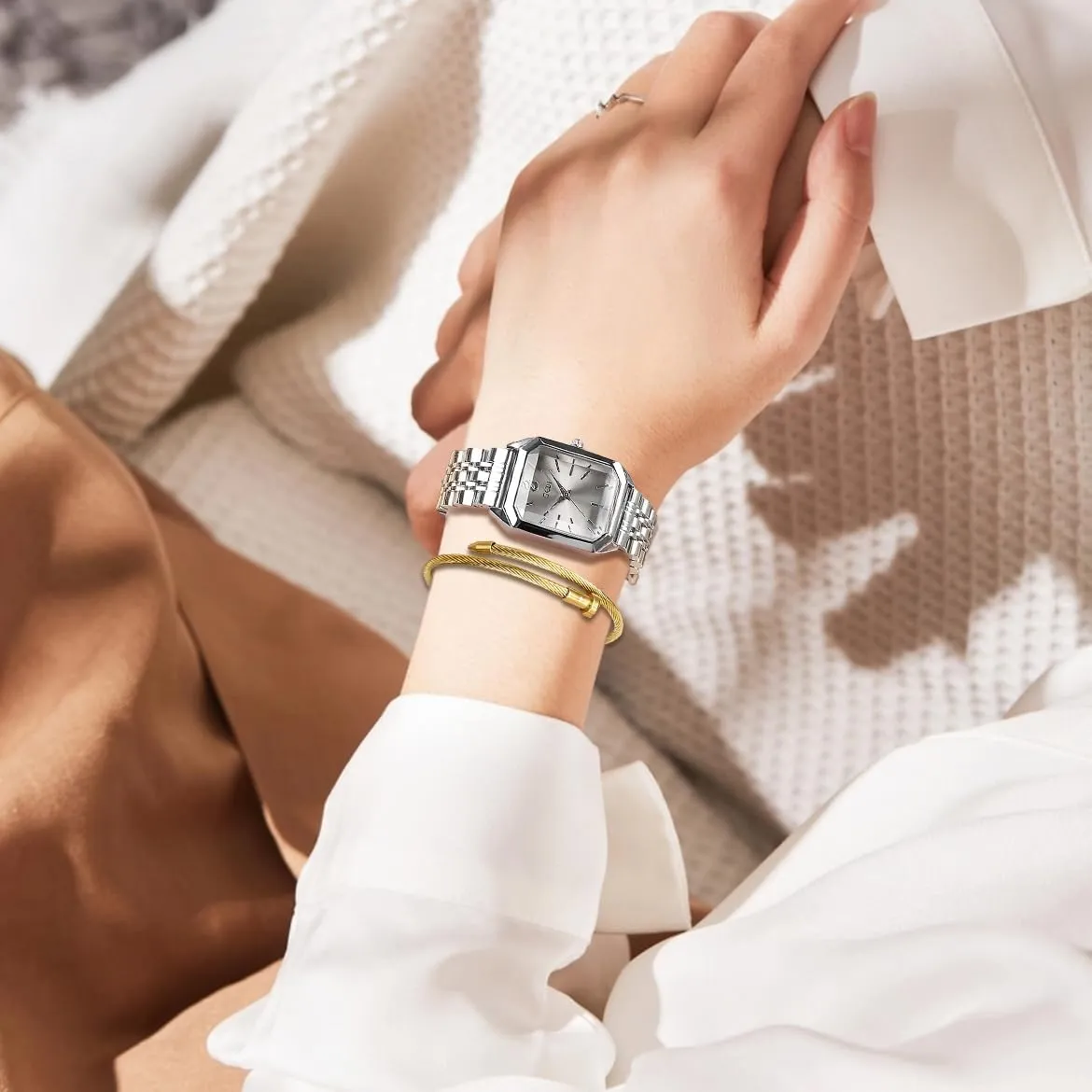 Stainless Steel Band & Butterfly Clasp,Waterproof Adjustable Strap with Tools FANMIS Women��s Gold Tone Bangle Watch and Bracelet Set, Simple Square Dial crossbreed wit gland torrential Ladies Casual Dress Watch with Solid 