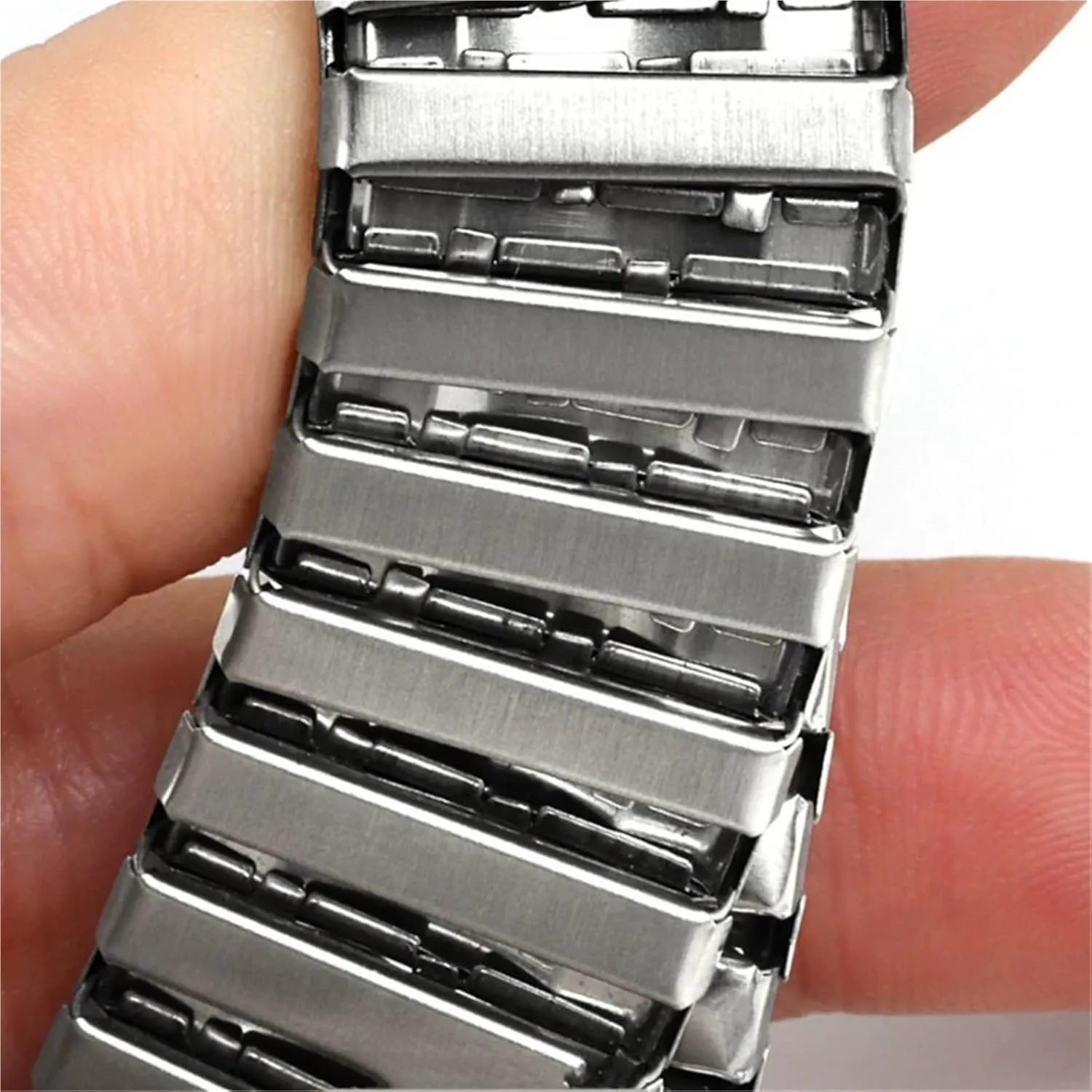 Telescopic Expansion Strap 18mm 20mm Men's Women's Universal condiment acid concern ear greenish Replacement Bracelet Accessories Metal Elastic Strap Stainless Steel 