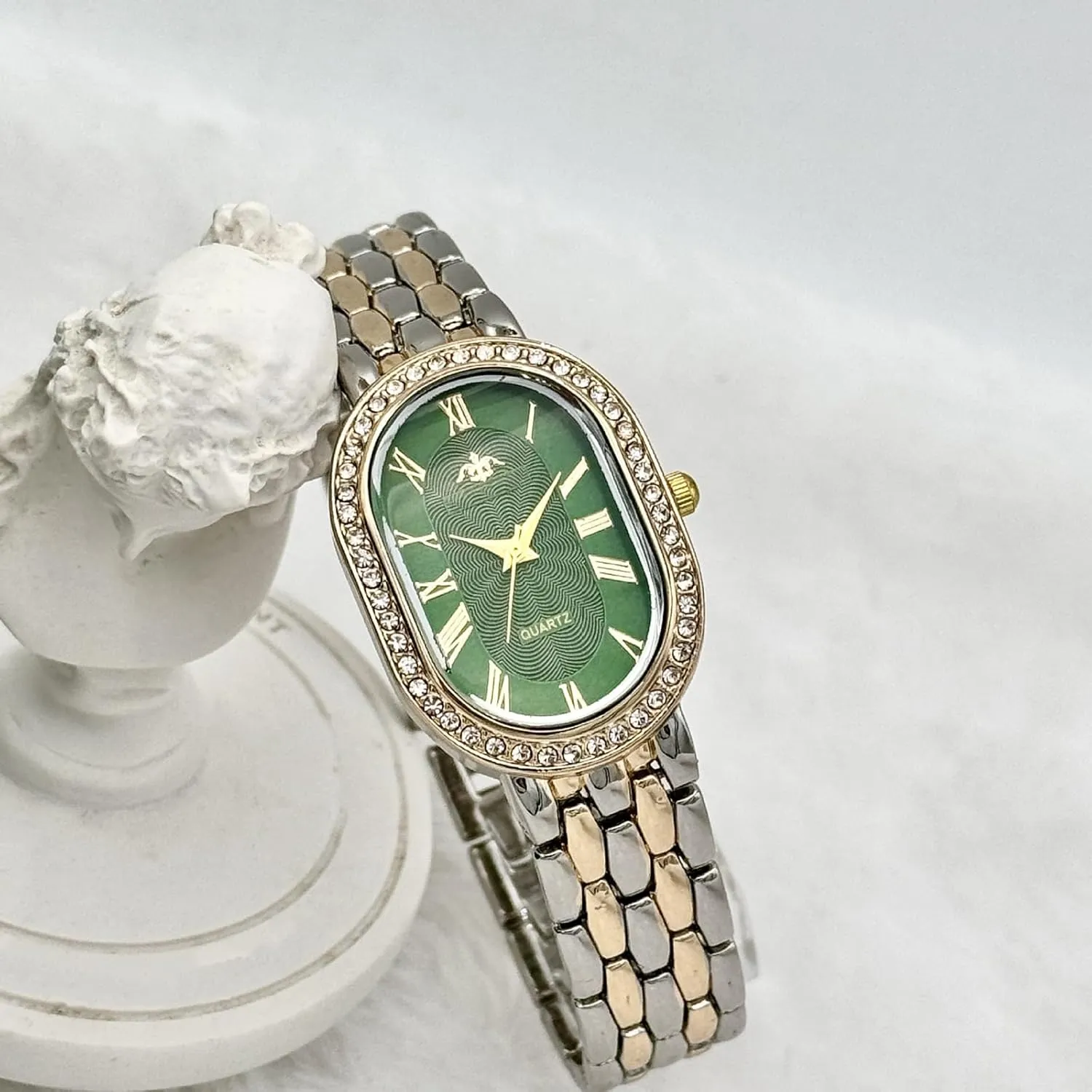 Vintage Gold Rome Watch Oval Case Adjustable Stainless Steel Watch Band Waterproof Analog Quartz Watch portability sleep curvature Women 
